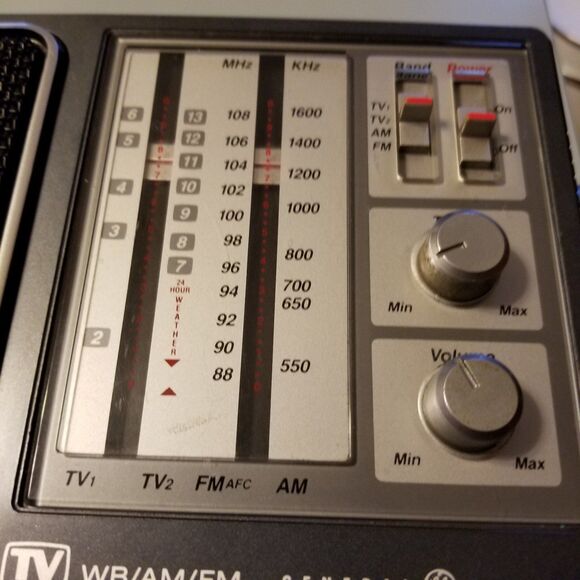 Vintage General Electric TV Sound WB/AM/FM Radio Receiver Model 7-2945A Working - Picture 2 of 12